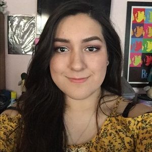 Meet your Posher, Evelyn